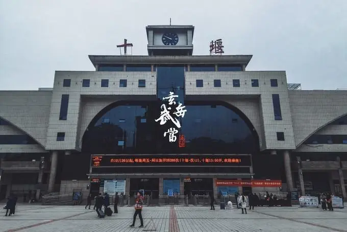 嘉定区到十堰物流多少钱一吨,嘉定区到十堰物流专线|搬家搬厂